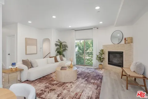 5737 Camellia Avenue #118