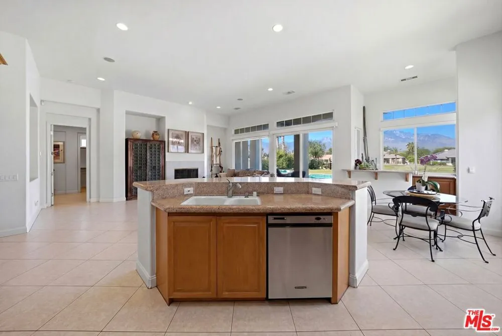 39 Via Bella Rancho Mirage, CA 92270