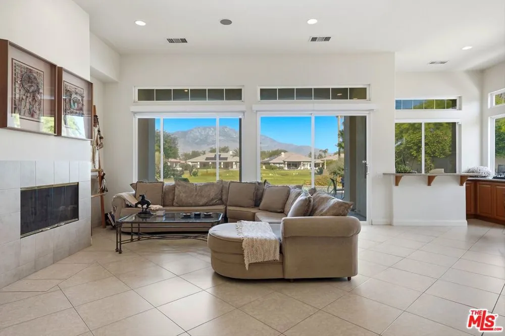 39 Via Bella Rancho Mirage, CA 92270