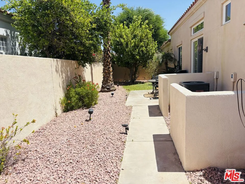 39 Via Bella Rancho Mirage, CA 92270