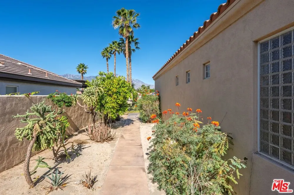 39 Via Bella Rancho Mirage, CA 92270