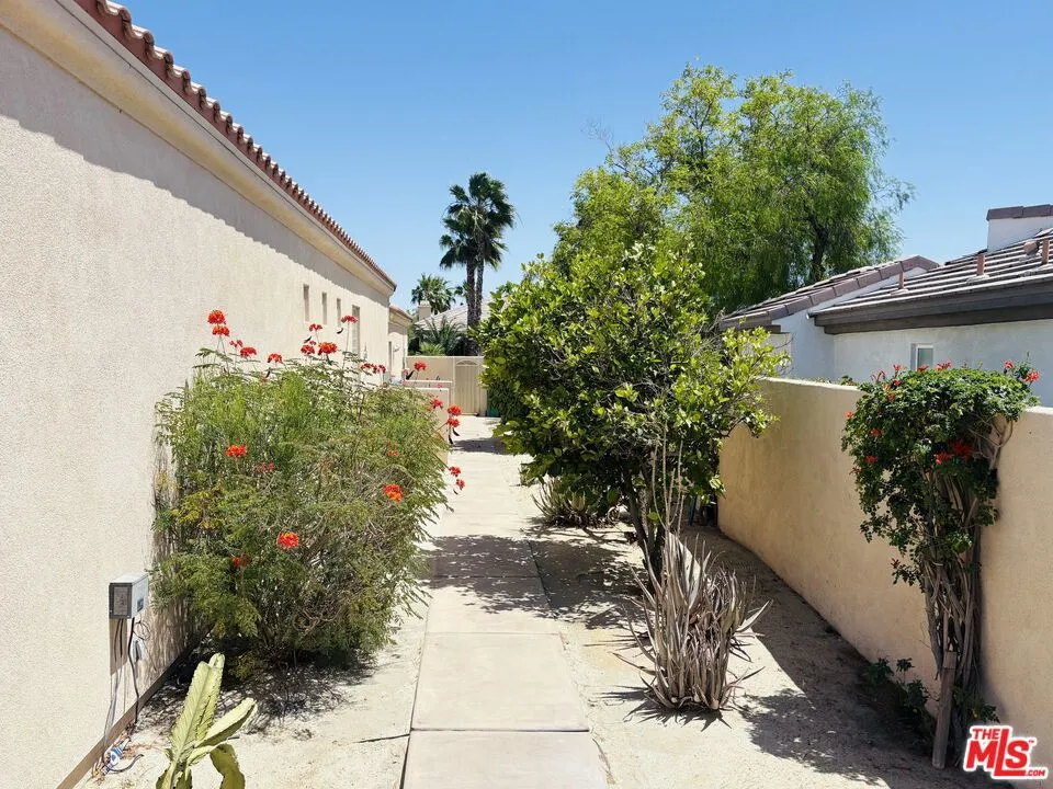 39 Via Bella Rancho Mirage, CA 92270