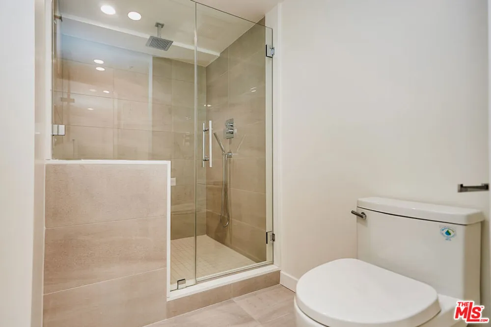 328 Maple Drive #204 Beverly Hills, CA 90210