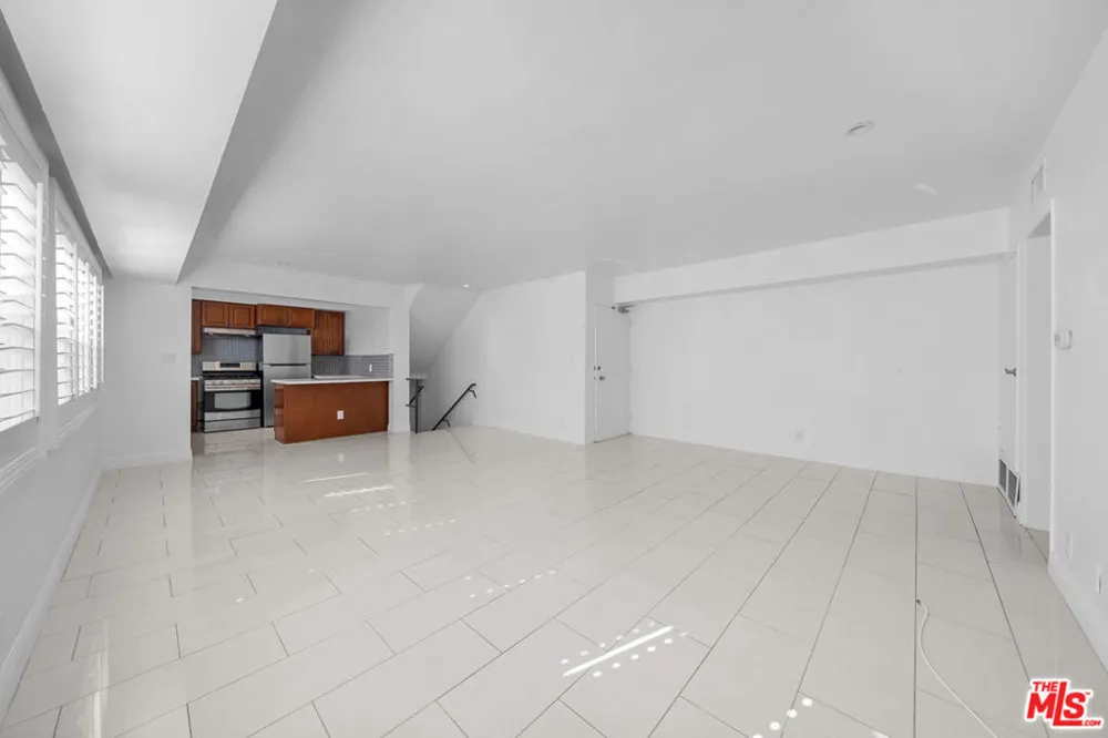 148 S Reeves Drive #4 Beverly Hills, CA 90212