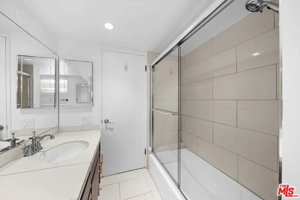 148 S Reeves Drive #4 Beverly Hills, CA 90212