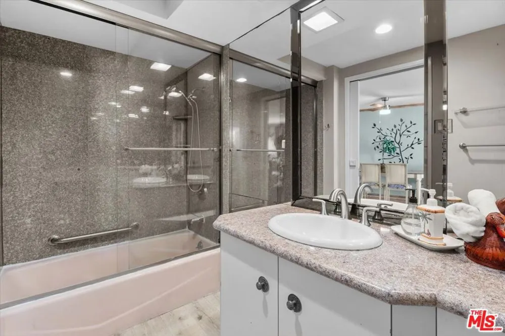 4314 Marina City Drive #326 Marina del Rey, CA 90292
