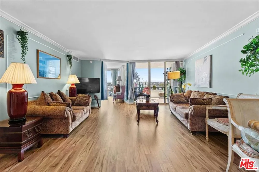 4314 Marina City Drive #326 Marina del Rey, CA 90292
