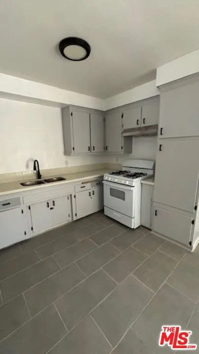 8759 Tobias Avenue #apt 05 Los Angeles, CA 91402