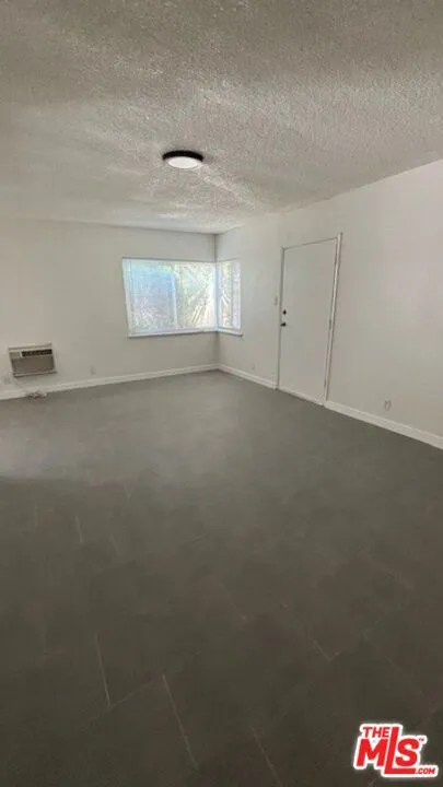 8759 Tobias Avenue #apt 05 Los Angeles, CA 91402