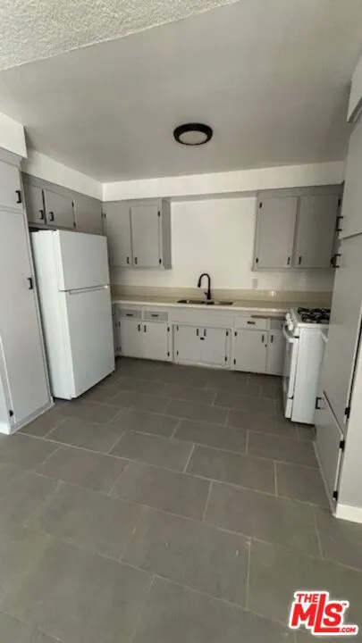 8759 Tobias Avenue #apt 05 Los Angeles, CA 91402