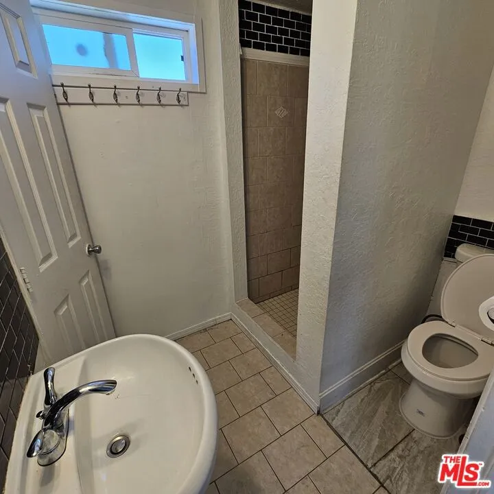 917 107th Avenue Oakland, CA 94603