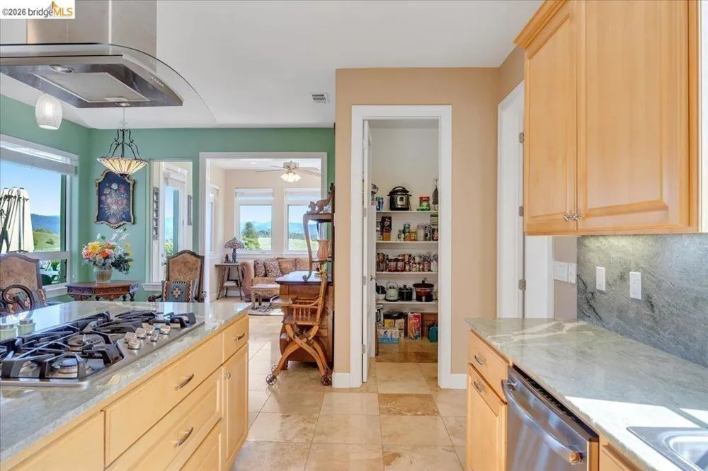 14814 Twist RD Jamestown, CA 95327