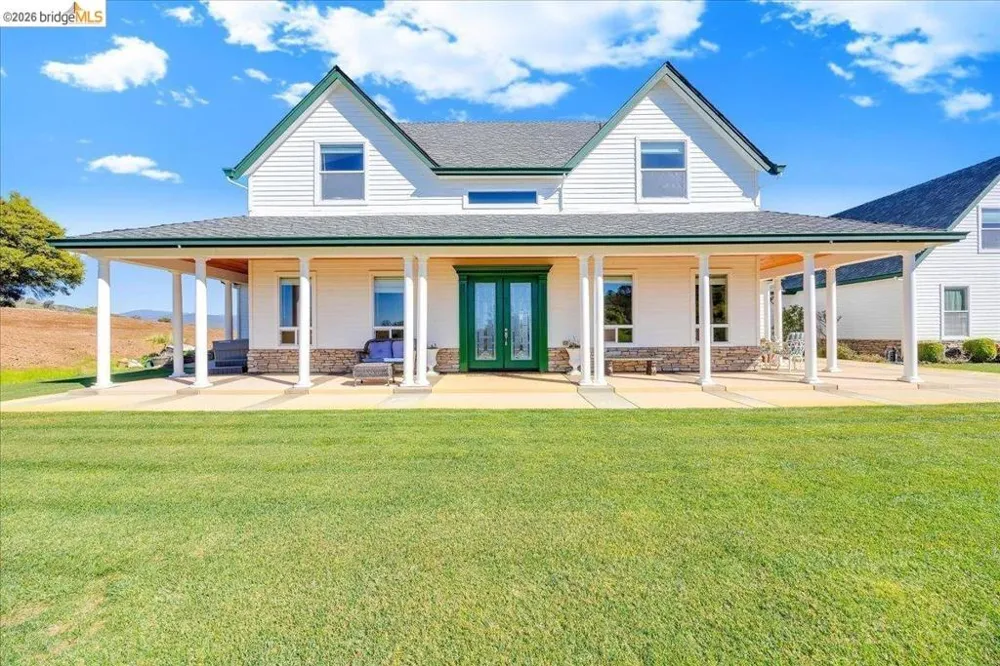 14814 Twist RD Jamestown, CA 95327