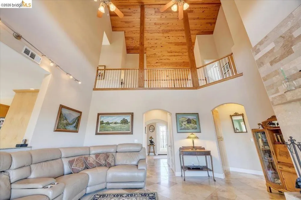 14814 Twist RD Jamestown, CA 95327