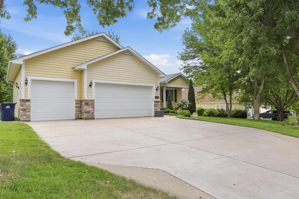 1809 Michigan Drive Northfield, MN 55057