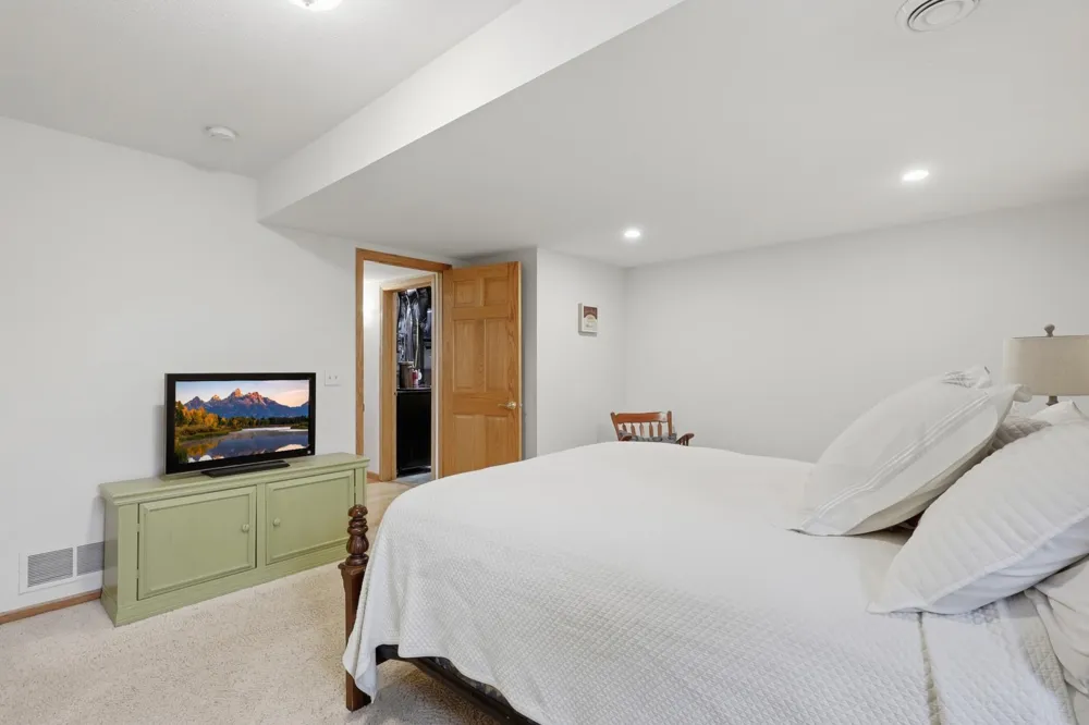1809 Michigan Drive Northfield, MN 55057