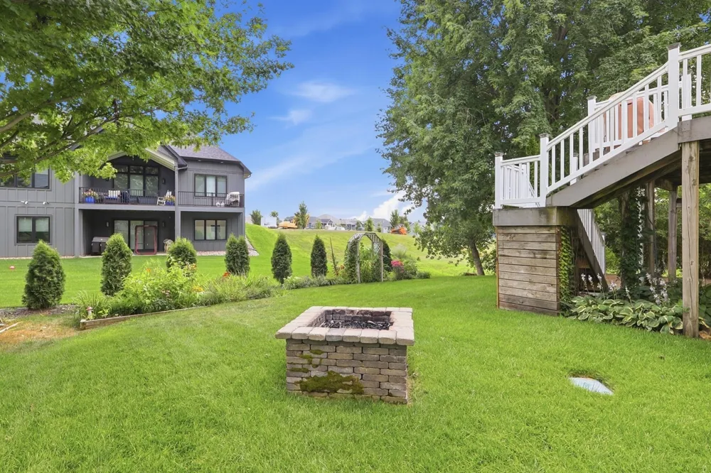1809 Michigan Drive Northfield, MN 55057