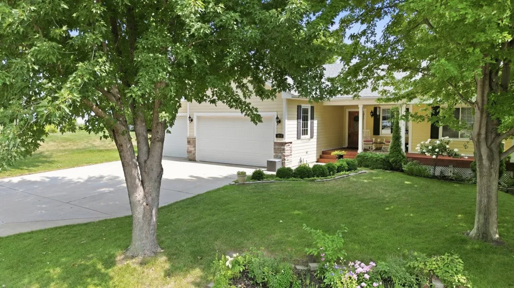 1809 Michigan Drive Northfield, MN 55057