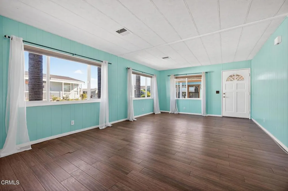 5540 W 5th Street #111 Oxnard, CA 93035
