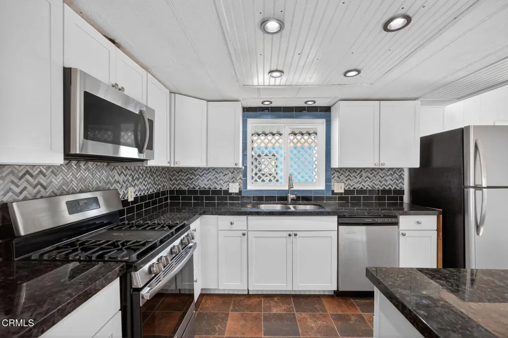 5540 W 5th Street #111 Oxnard, CA 93035