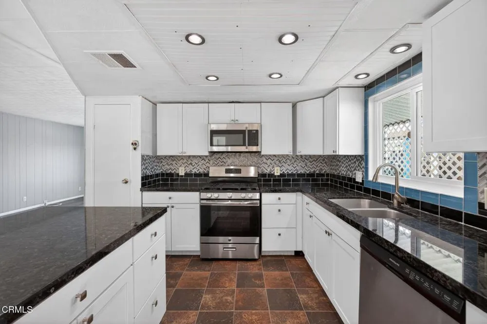 5540 W 5th Street #111 Oxnard, CA 93035