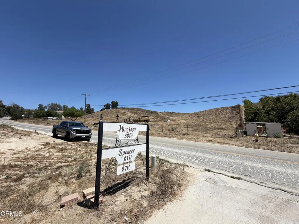 8796 Roseland Avenue Moorpark, CA 93021