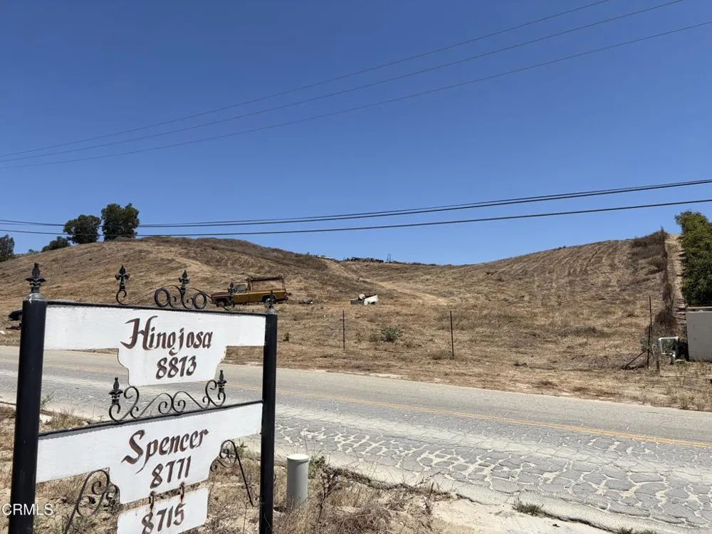8796 Roseland Avenue Moorpark, CA 93021