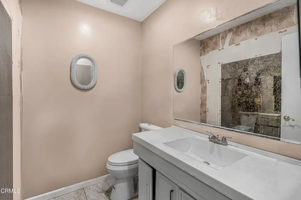 817 Benson Way Thousand Oaks, CA 91360