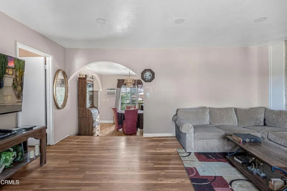 817 Benson Way Thousand Oaks, CA 91360