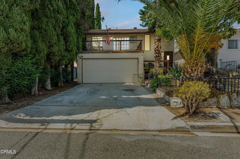 817 Benson Way Thousand Oaks, CA 91360