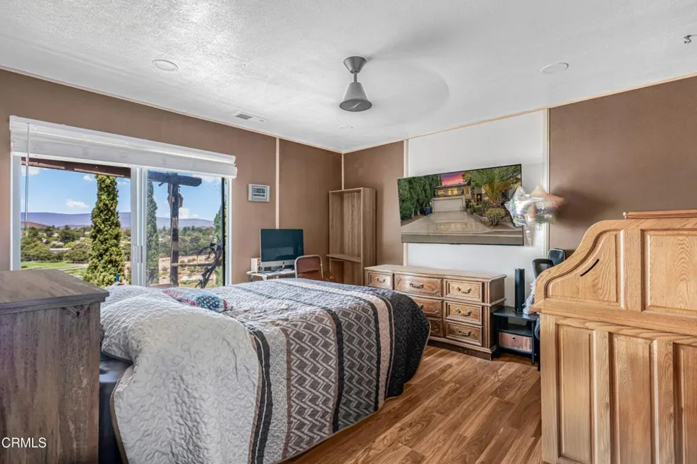 817 Benson Way Thousand Oaks, CA 91360