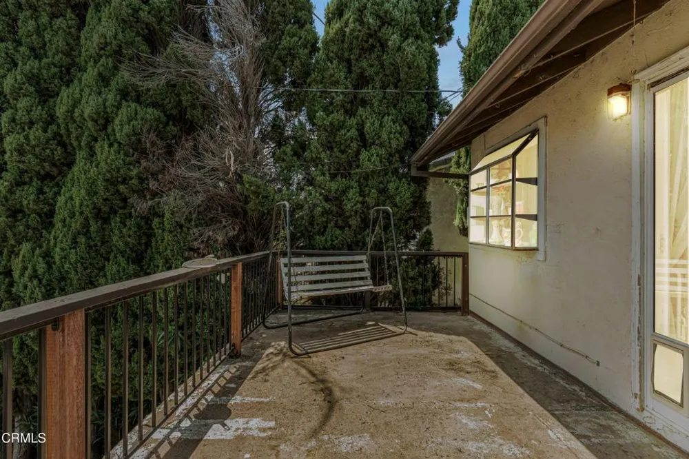 817 Benson Way Thousand Oaks, CA 91360
