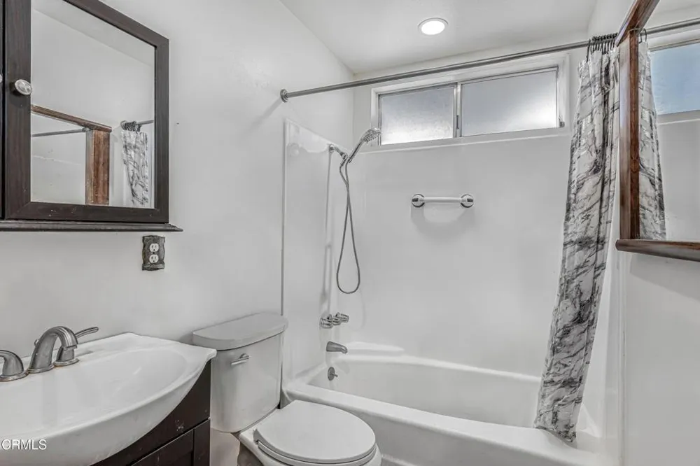 817 Benson Way Thousand Oaks, CA 91360