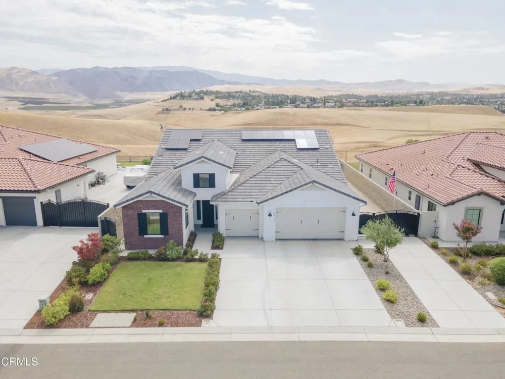6909 Aquamarine Drive Bakersfield, CA 93306