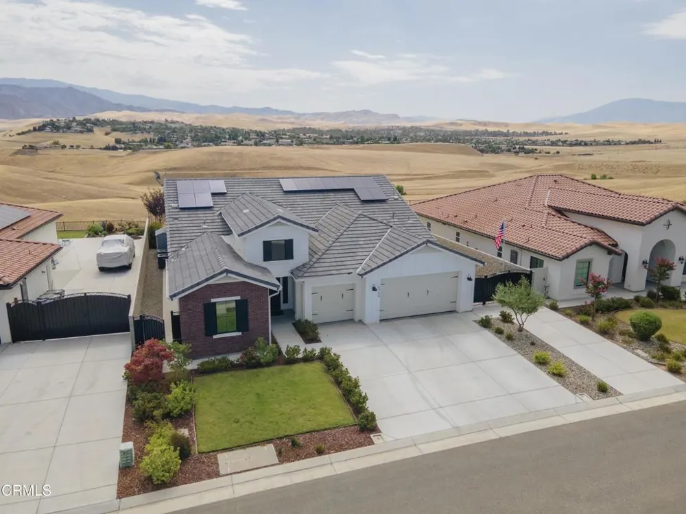 6909 Aquamarine Drive Bakersfield, CA 93306