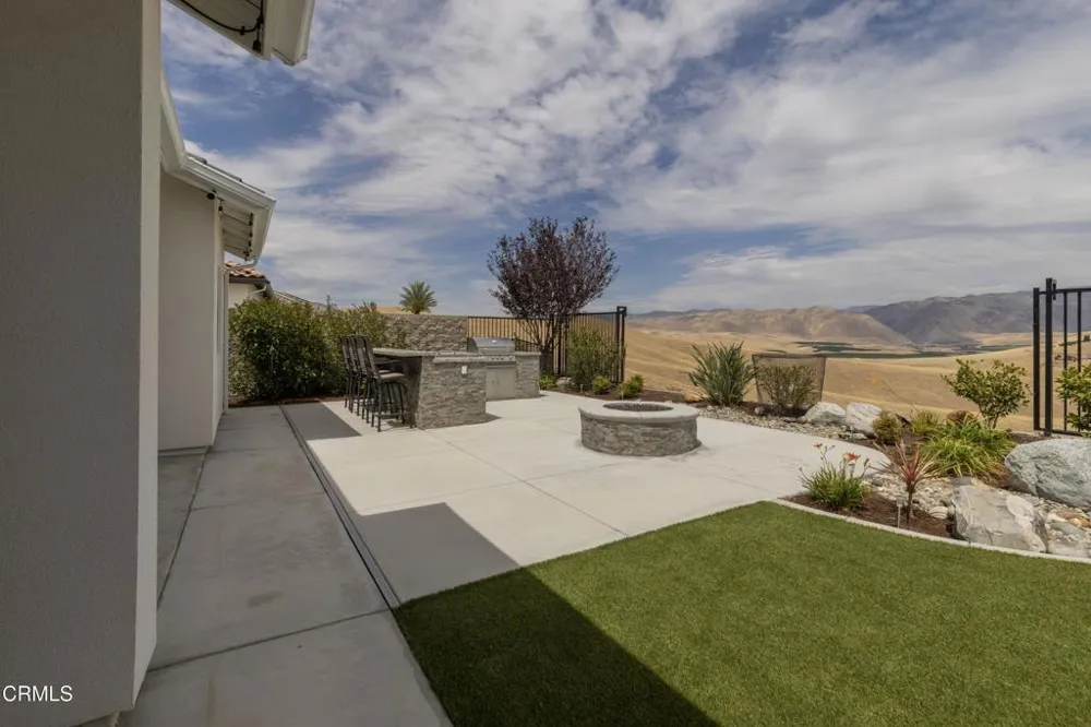 6909 Aquamarine Drive Bakersfield, CA 93306