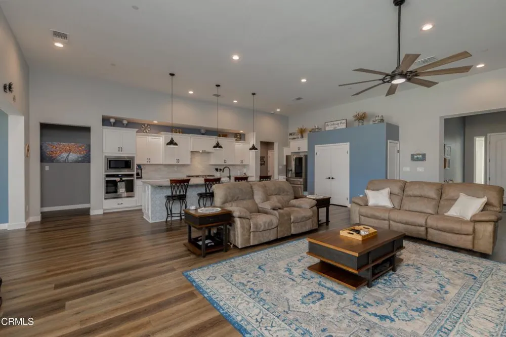 6909 Aquamarine Drive Bakersfield, CA 93306