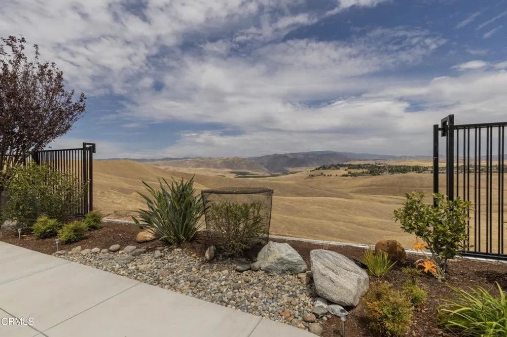 6909 Aquamarine Drive Bakersfield, CA 93306