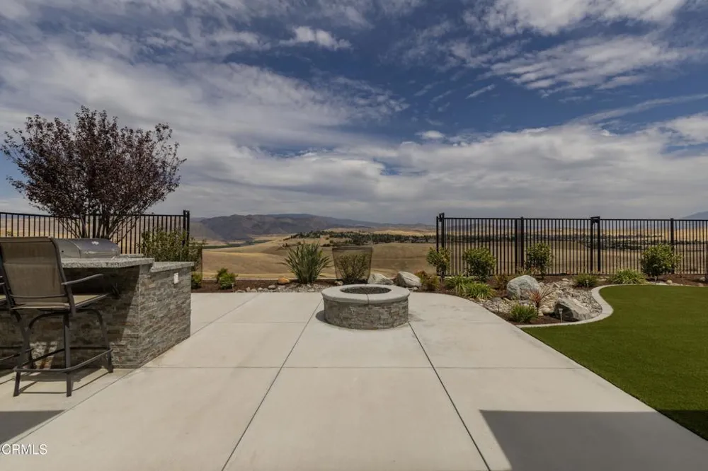 6909 Aquamarine Drive Bakersfield, CA 93306