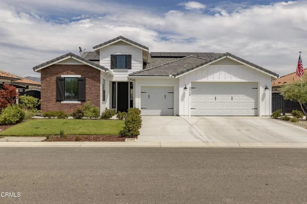 6909 Aquamarine Drive Bakersfield, CA 93306
