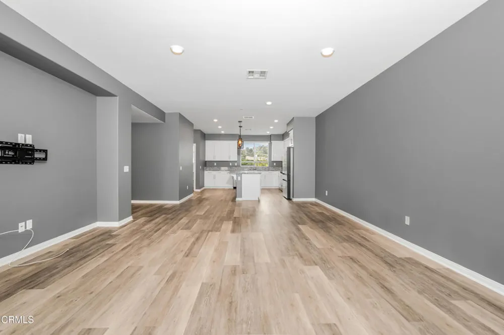 667 Pedro Street Camarillo, CA 93010