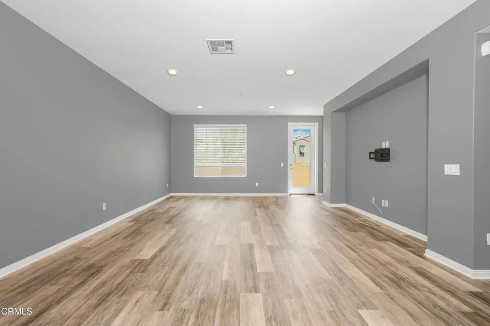 667 Pedro Street Camarillo, CA 93010