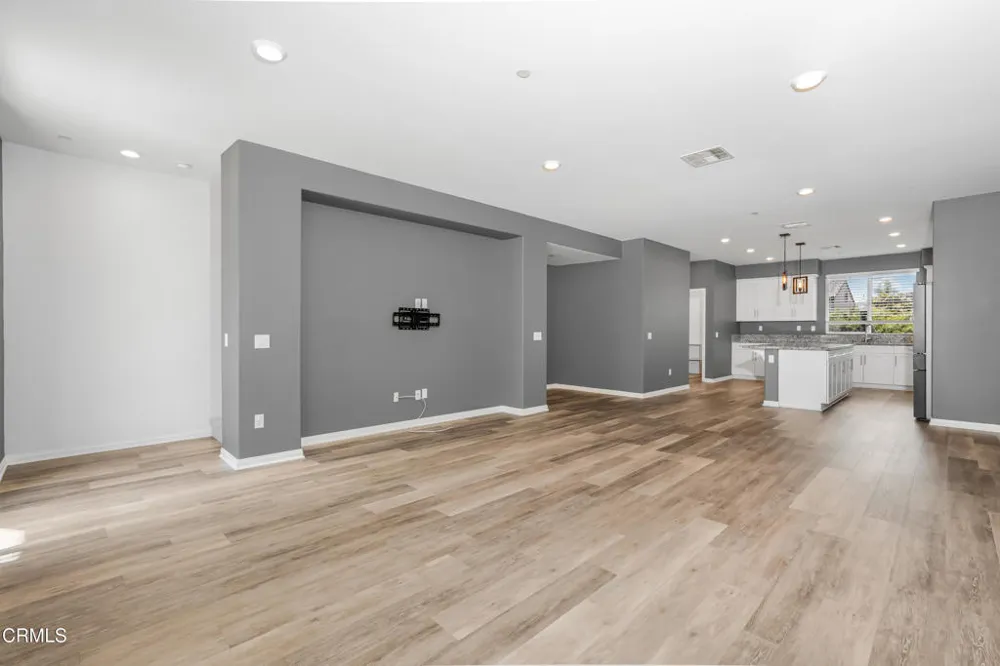 667 Pedro Street Camarillo, CA 93010