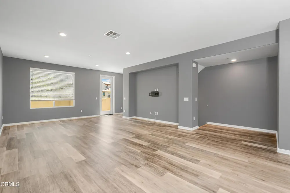 667 Pedro Street Camarillo, CA 93010