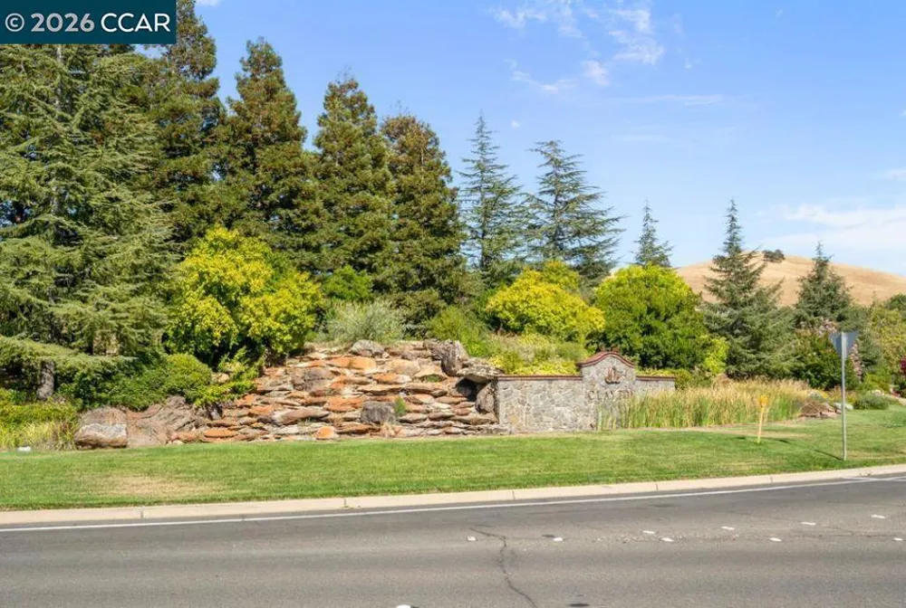 511 Suisun Ct Clayton, CA 94517