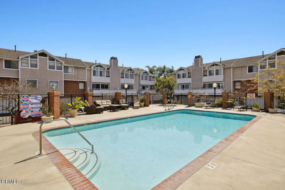 877 S B STREET Oxnard, CA 93030