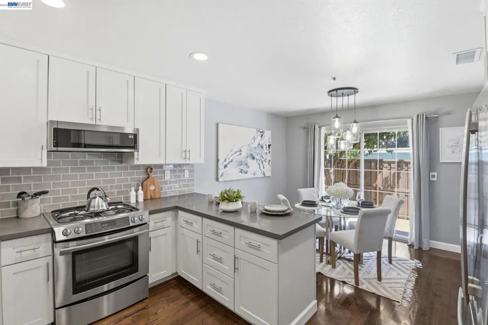 1569 Oxford St Redwood City, CA 94061