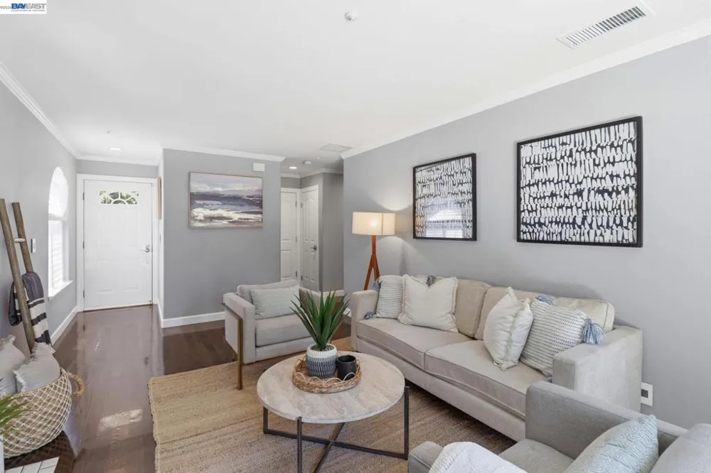 1569 Oxford St Redwood City, CA 94061