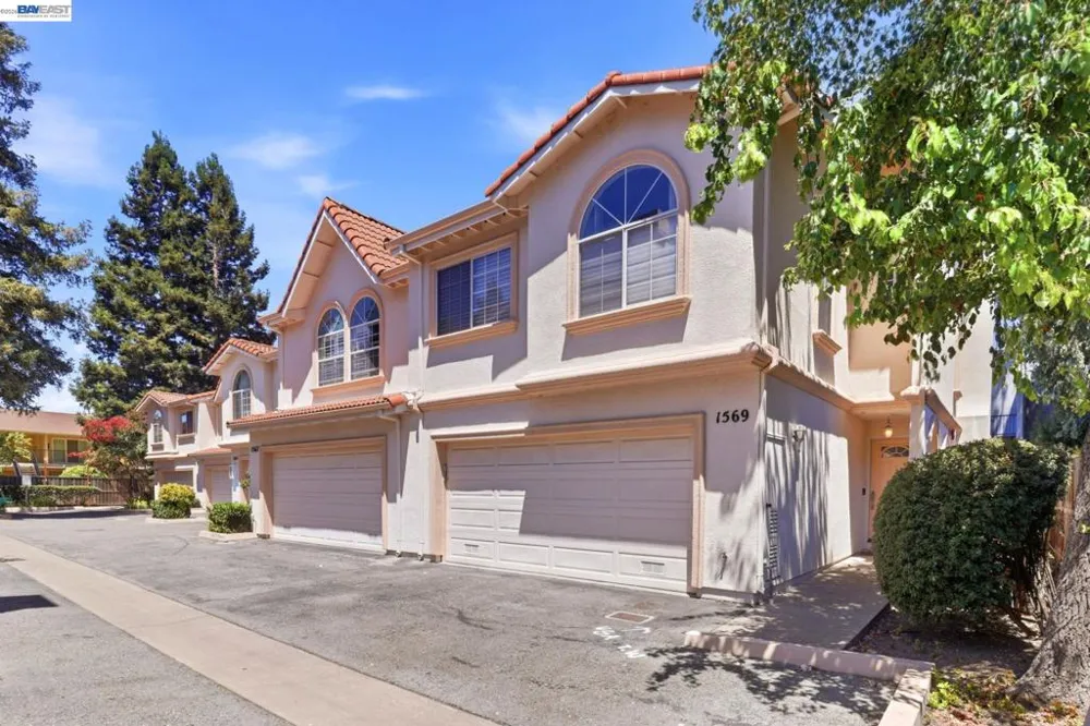 1569 Oxford St Redwood City, CA 94061