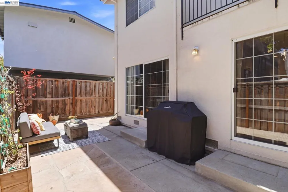 1569 Oxford St Redwood City, CA 94061